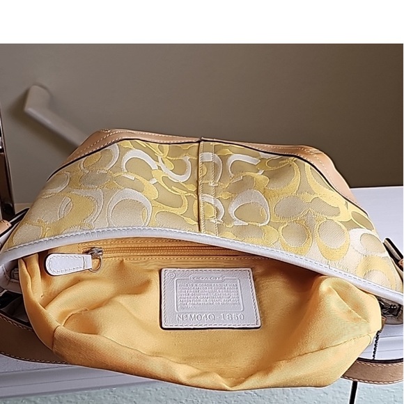 Coach 2004 Optic C Small Hobo Bag Yellow/White Signature Tan Leather Tri… - Picture 5 of 15